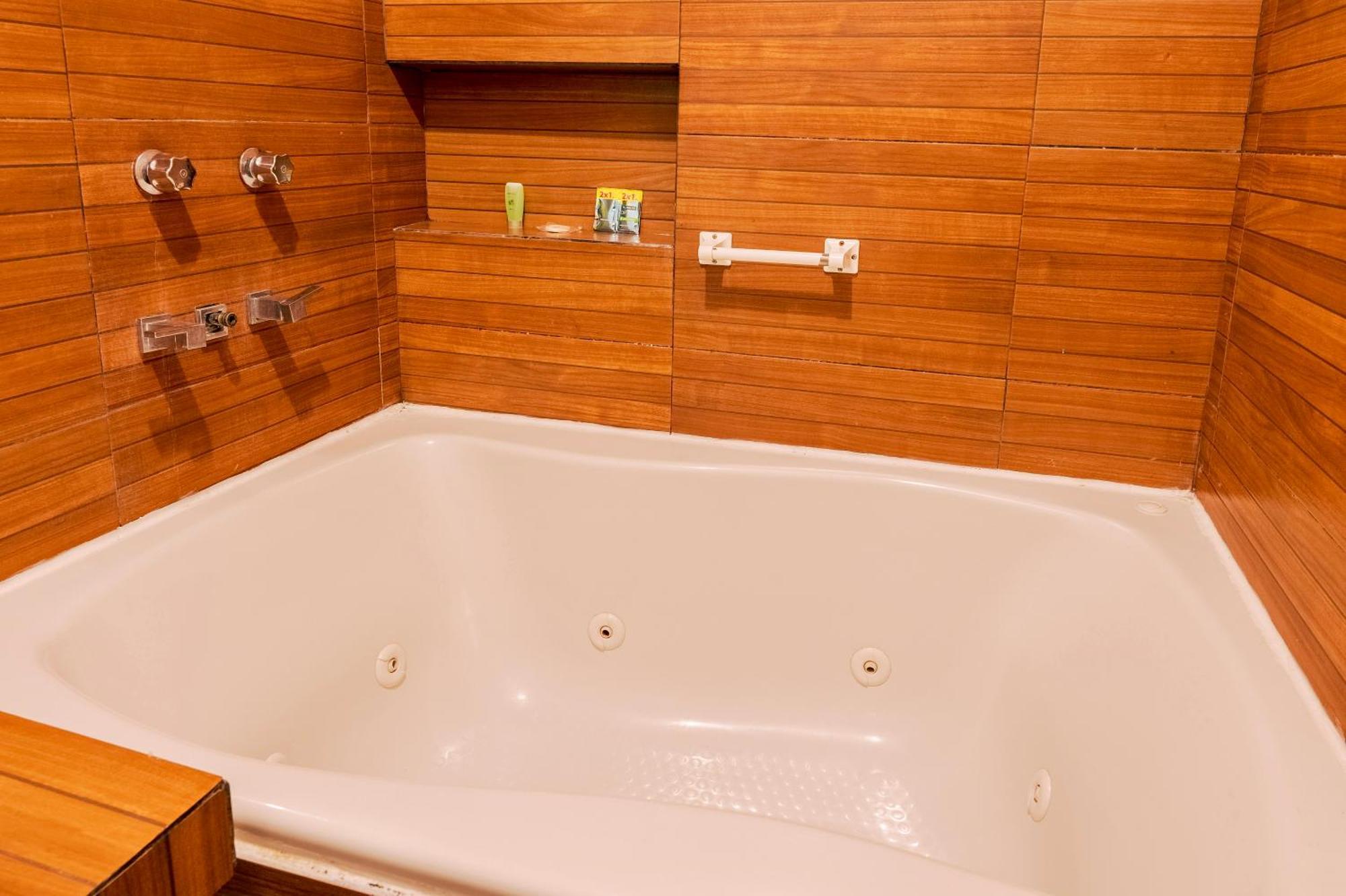 Loft Arte & Diseno: Urban Oasis with Private Jacuzzis and Terrace Apartment Cuernavaca Exterior photo
